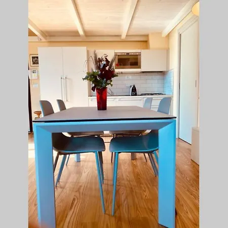 Apartment De Poeti *